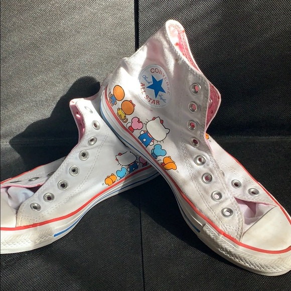Hello kitty converse - Picture 1 of 3